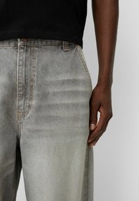 Bershka Jeans relaxed fit - light grey