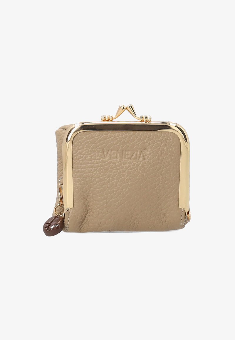 Beige leren munthouder met een gouden sluiting en VENEZIA branding. Heeft een textuur oppervlak en een kleine bruine charme eraan bevestigd.