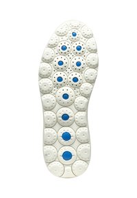 Suola delle scarpe in gomma bianca con motivi circolari e accenti blu. Presenta fori di drenaggio per traspirabilità e comfort. Marchio GeoX visibile.