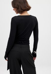 NA-KD BALLET  - Long sleeved top - black