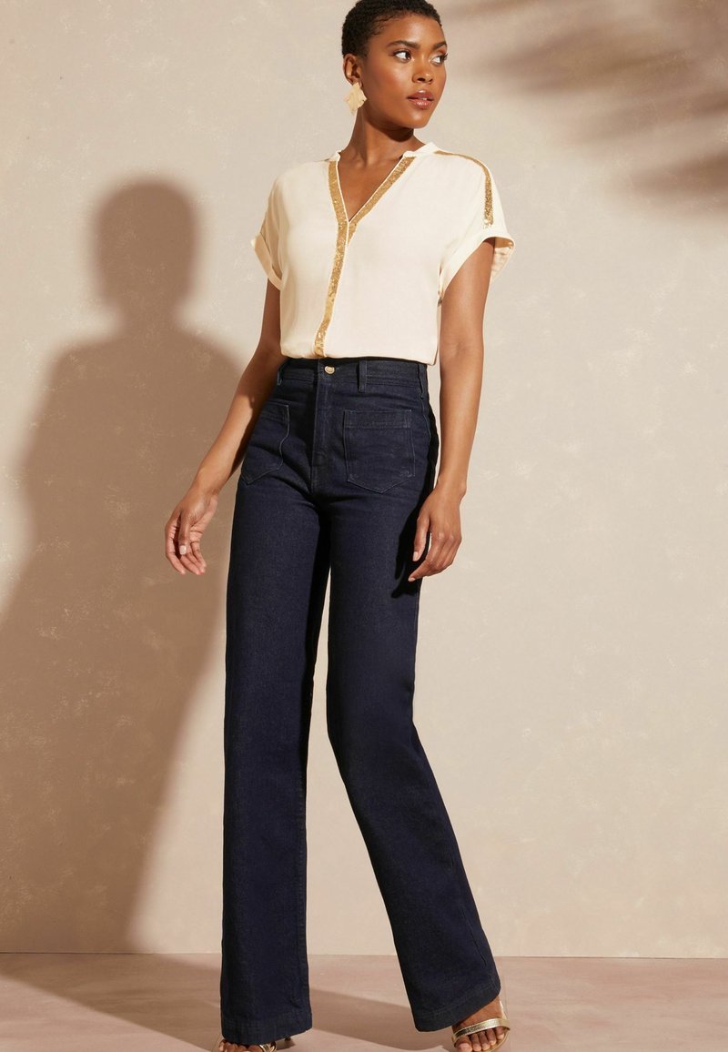 Love & Roses V NECK ROLL SLEEVE - REGULAR FIT - Camicetta - ivory