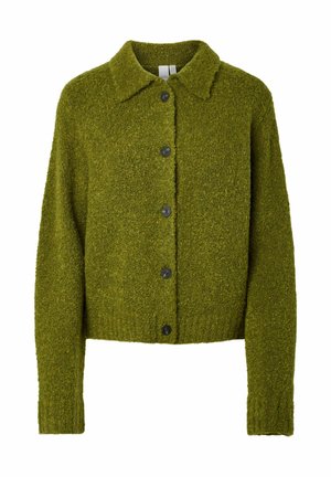 Zielony, teksturowany kardigan na guziki z długimi rękawami i kołnierzem składanym, wykonany z miękkiego, puszystego materiału.