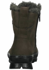 Braune wasserdichte Stiefel mit strukturiertem Finish, Kunstfellkragen, seitlichem Reißverschluss und klobiger schwarzer Sohle. Die Rückansicht hebt die Nähdetails hervor.