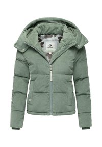 Grønn pufferjakke med en teksturert, quiltet overflate. Har glidelås foran, justerbar hette og camo-mønstrede innvendige fôr.