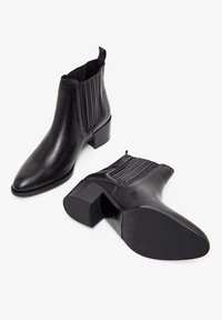 Bianco Botines bajos - black