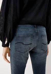 QS Vaqueros pitillo - dark-blue denim