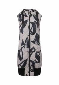 Chaleco acolchado sin mangas en gris claro con atrevidos patrones abstractos en negro, cierre frontal con cremallera y dobladillo acanalado negro. Presenta una capucha con cordones ajustables.