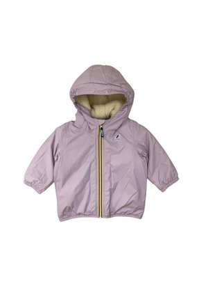 Giacca puffa rosa chiaro con un interno morbido crema, polsini elasticizzati e una zip frontale con una striscia gialla e blu che corre lungo il centro.