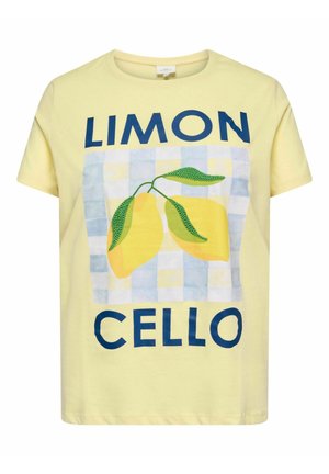 Gul t-shirt med ternet baggrund, med to citroner med grønne blade og ordene LIMON og CELLO i blå tekst.