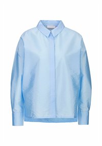 Lichtblauwe shirt van glanzende stof, met een kraag, lange mouwen en een rechte snit met een knoopsluiting aan de voorkant.