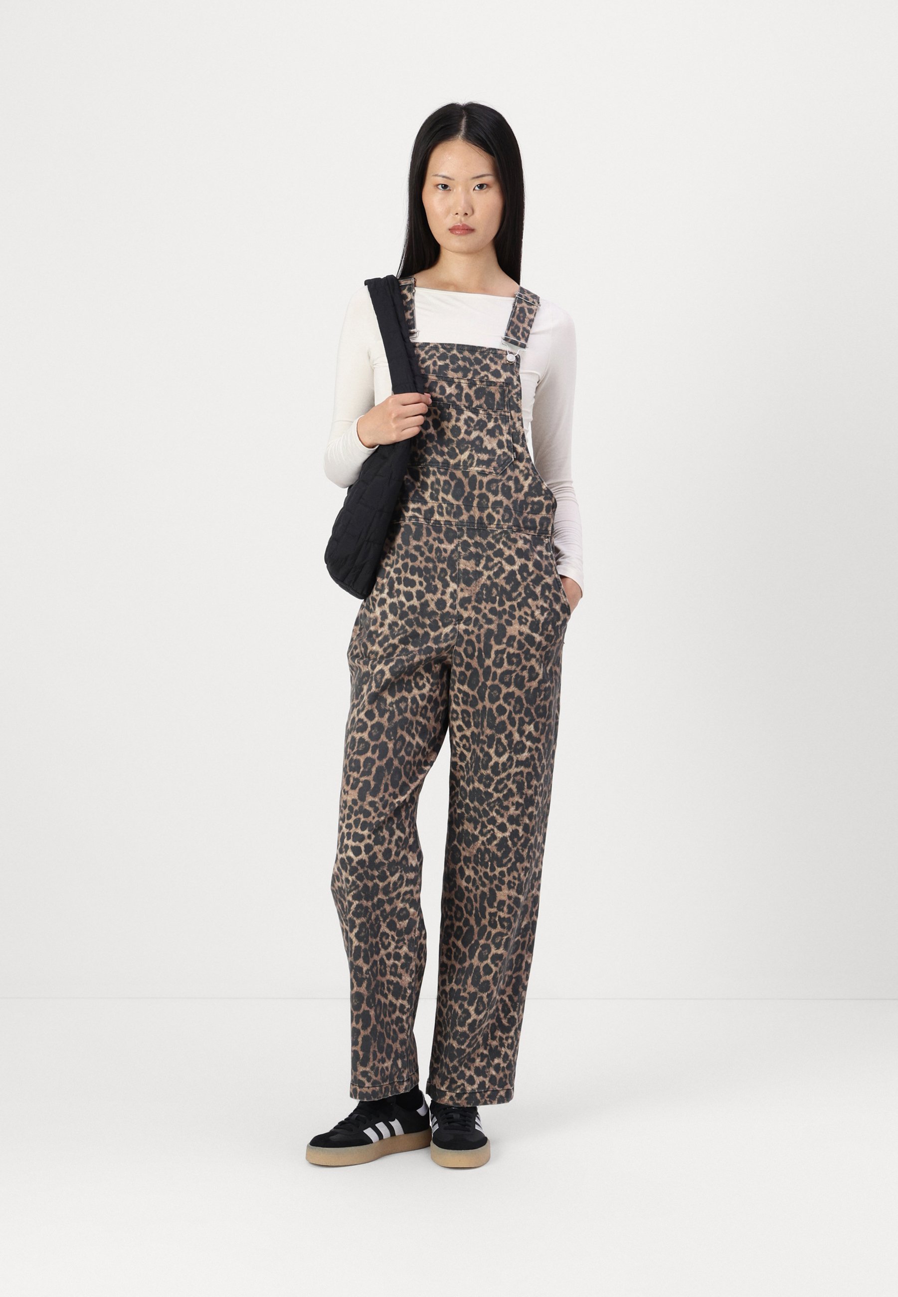 【SKZ I.N.】otona satin wide salopette SKZ I.N.】otona satin wide salopette Green Linen-blend