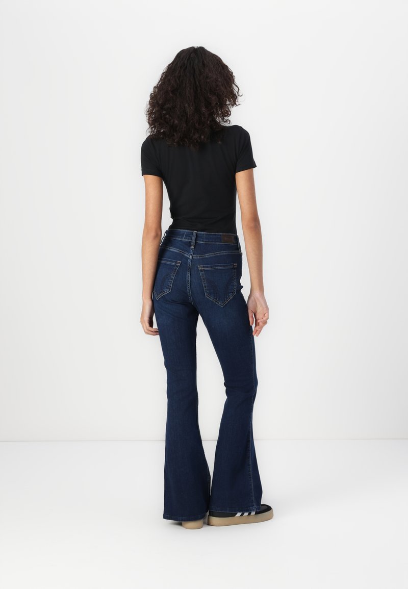 HOT Curvy High Rise Bell Bottoms Hollister Hollister Curvy High