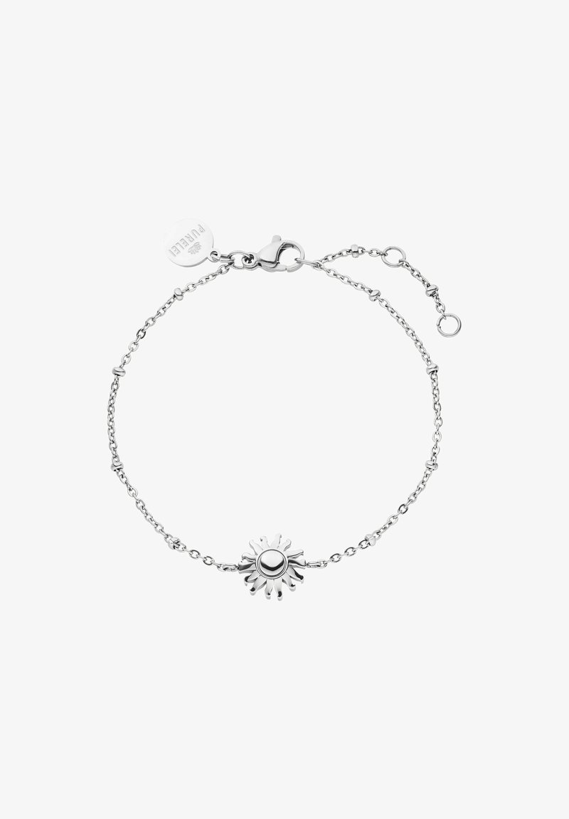 Silberarmband mit einem sonnenförmigen Anhänger und einem runden Zentrum, verbunden durch eine zarte Kette und gesichert mit einem Karabinerverschluss.