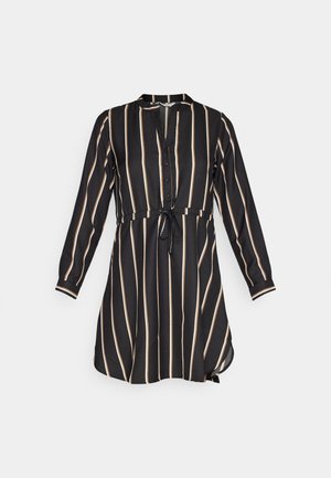 Rochie neagră cu dungi verticale crem, cu deschidere cu nasturi în față, guler, mâneci lungi și talie strânsă cu un accent legat. Textură a materialului moale.
