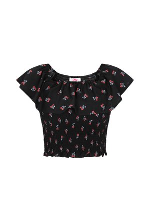 Černý oříznutý vršek s odhalenými rameny s červenobílým květinovým vzorem, elastickým nařaseným živůtkem a volánkovým výstřihem a rukávy.
