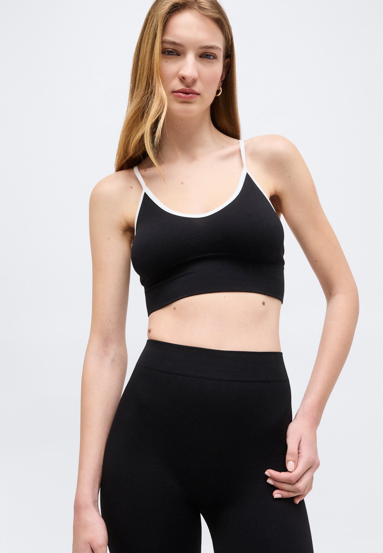 ONLJUNGLE SEAMLESS V NECK