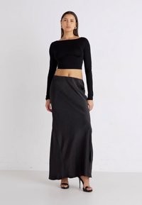 Gina Tricot SOFT TOUCH CROPPED TOP - Top dugih rukava - black