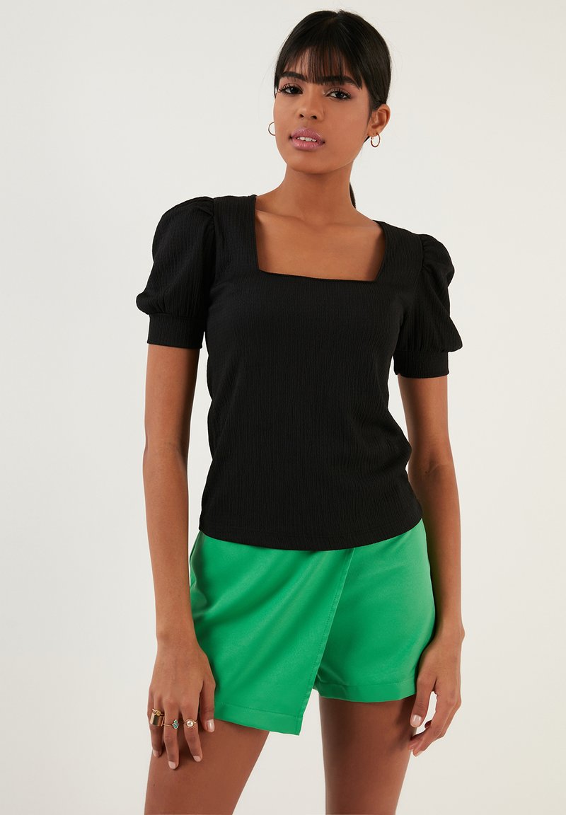 LELA SLIM FIT - Palaidinė - black