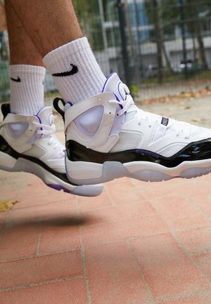 Vysoké tenisky - white