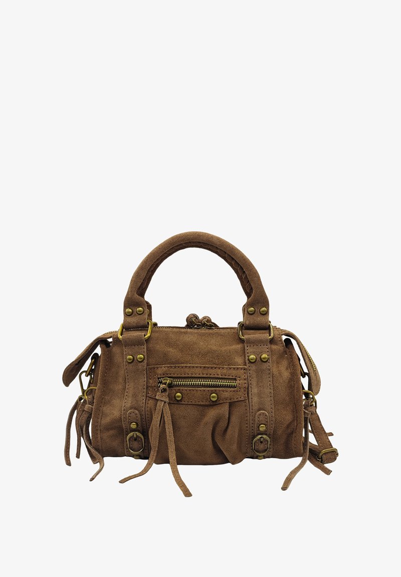 Sac en daim marron avec double poignées, quincaillerie dorée, détail tressé sur le dessus et poche zippée à l'avant avec des accents de franges.