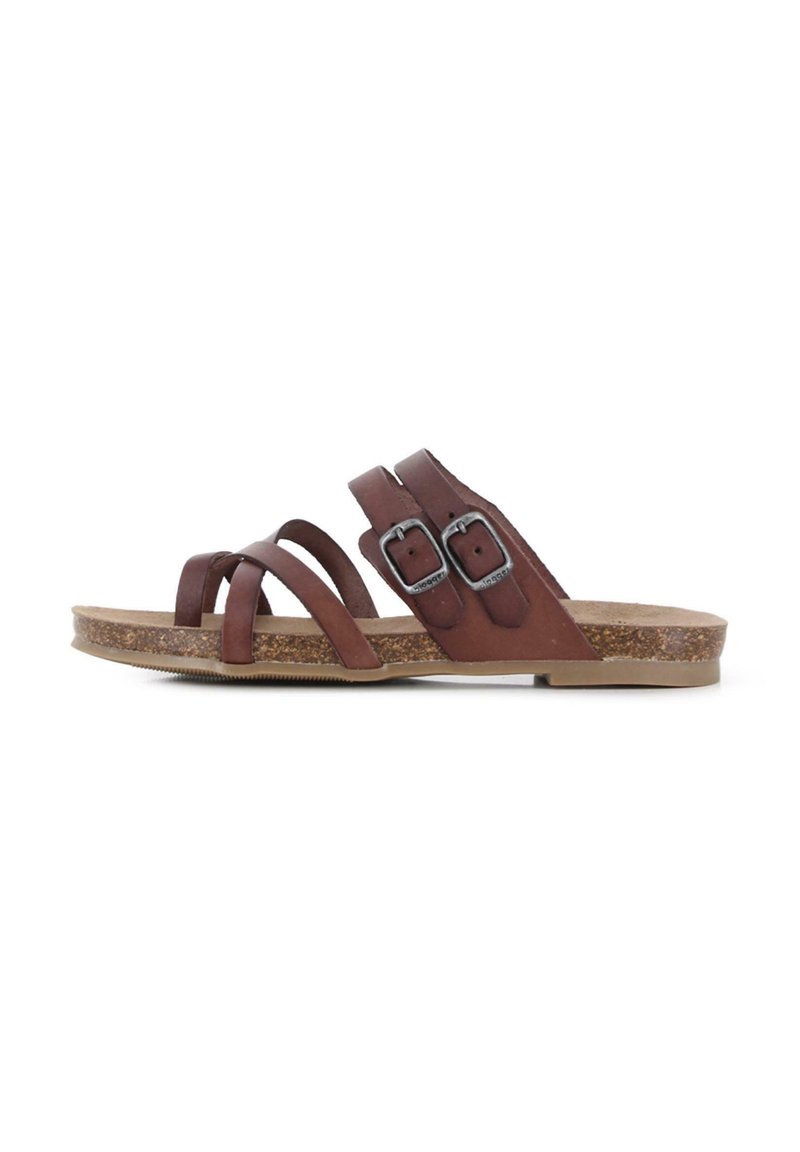 Sandalias de cuero marrón con dos hebillas ajustables, múltiples tiras estrechas y una plantilla de corcho texturizado, con una suela plana de goma.