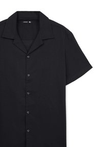 Camicia nera a maniche corte con bottoni realizzata in tessuto morbido; presenta un colletto a camicia, sei bottoni e una vestibilità comoda. Taglia XL.