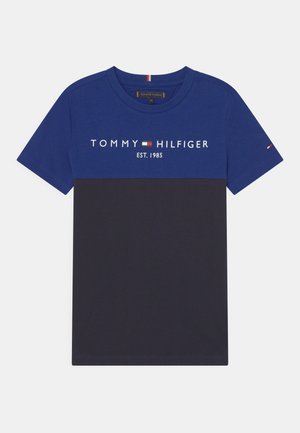 ESSENTIAL TEE - Triko s potiskem - desert sky