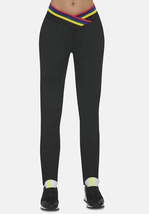 Czarne legginsy z szerokim, wielokolorowym pasem w poziome paski w odcieniach czerwieni, niebieskiego i żółtego; gładki, elastyczny materiał.