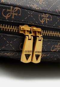 Guess VEZZOLA DOC CASE UNISEX - Briefcase - brown/ochre