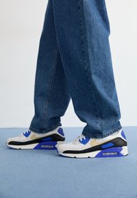 AIR MAX 90 PRM - Trainers - white/khaki/racer blue/black/phantom