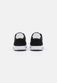 Woden Sneakers - black