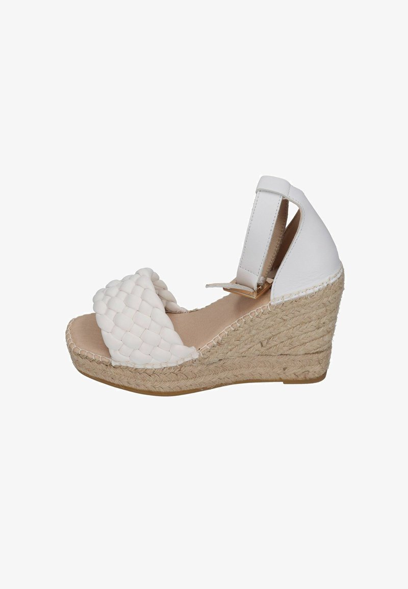 Weiße Keil-Design-Espadrillesandalen mit Obermaterial aus gewebtem Stoff, elastischem Knöchelriemen und einer mit Jute umwickelten Ferse. Glatte Textur und offenes Design.