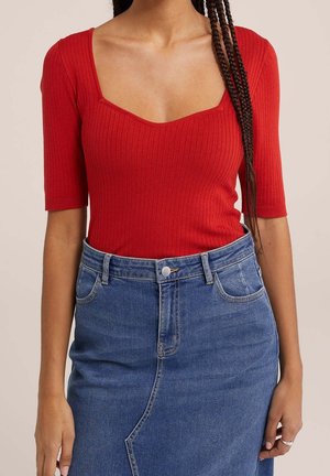 Pullover - red