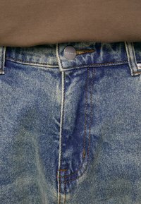 Don't Waste Culture KEONE UNISEX - Džíny Straight Fit - light pale