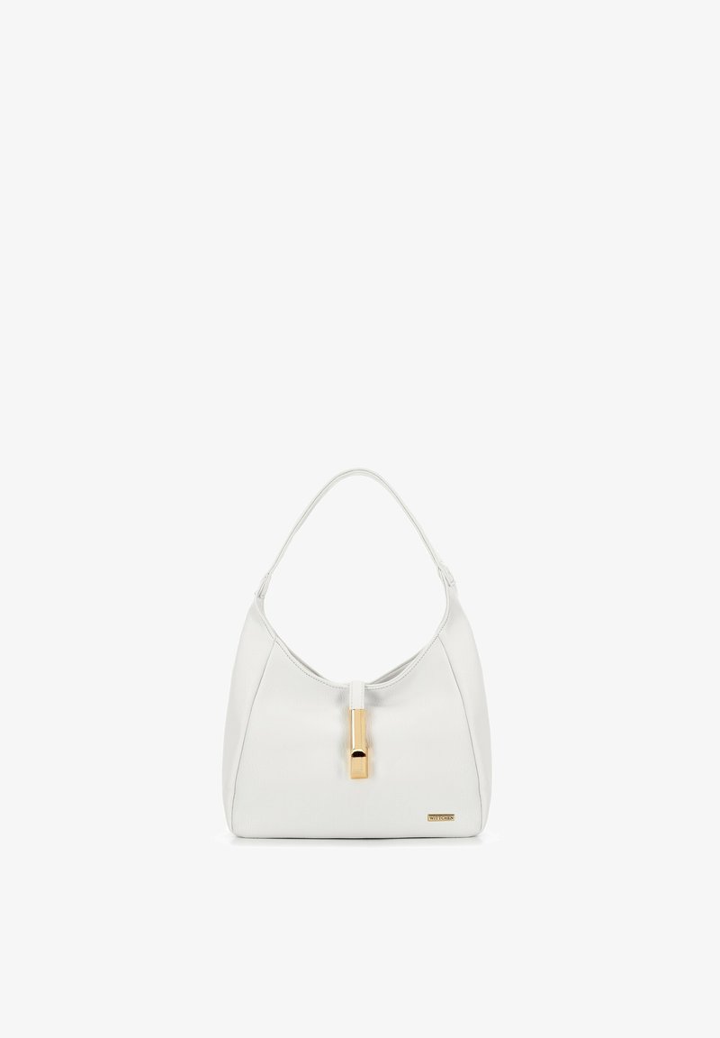 Witte leren handtas met een zachte, ronde vorm. Voorzien van een gouden sluiting en een enkele schouderband. Gladde textuur, minimale details.