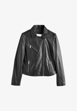 Juodas odinis motociklininko švarkas su įpjautu apykakle, asimetrišku užtrauktuku ir keliais užtrauktukais uždaromais kišenėmis. Lygus paviršius, prigludusi forma.