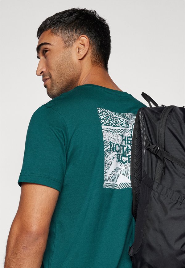 BOX CELEBRATION TEE - Print T-shirt - deep nori3