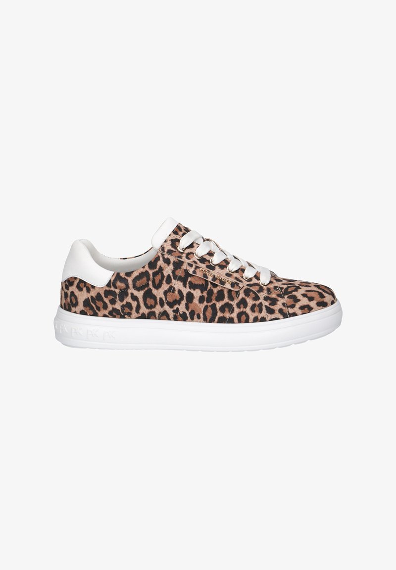 Schoenen in luipaardprint met een textiele bovenzijde, een witte rubberen zool en veters. Bevat leren accenten bij de hiel en zijkanten.