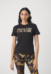 Versace Jeans Couture - LOGO THICK FOIL - Printtipaita - black/gold Pienoiskuva 1