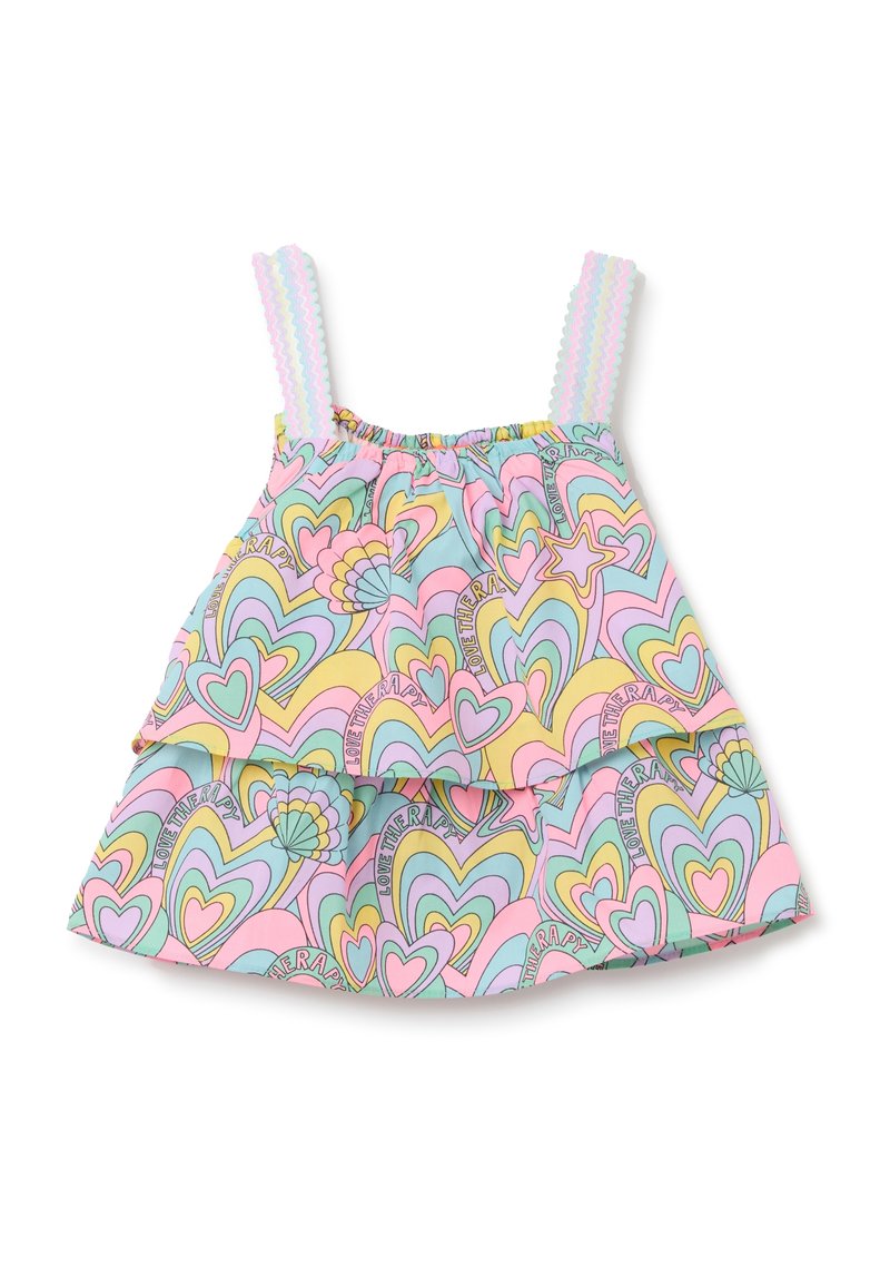 Farbiger, gestufter Tanktop mit einem pastellfarbenen Herzmuster in Pink, Grün und Gelb. Verstellbare Rüschenträger und elastischer Ausschnitt.