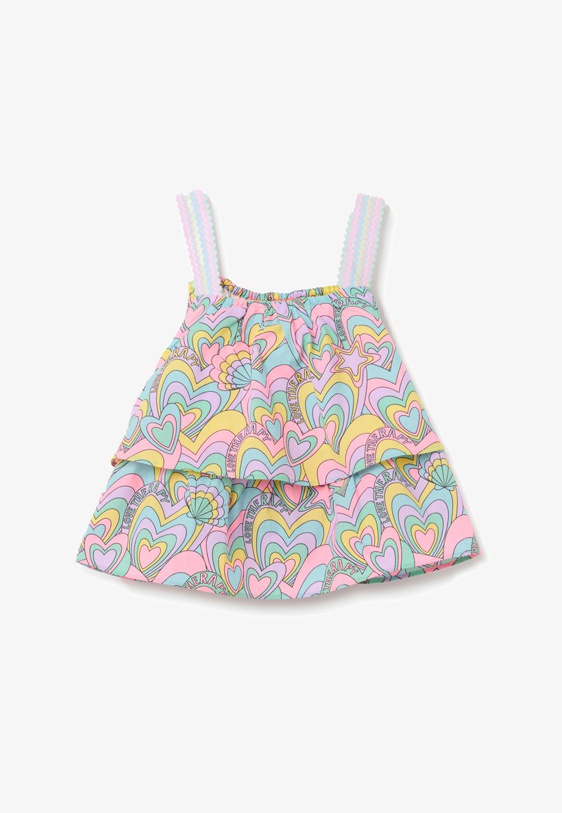 Débardeur à volants coloré en couches présentant un motif de cœurs pastel en rose, vert et jaune. Bretelles ajustables et encolure élastique.