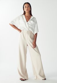 WILLA CROWN PANTS - Hlače - ecru