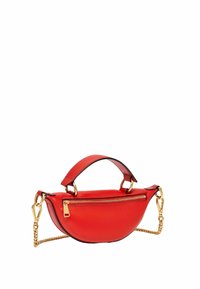 Sac à main en cuir rouge de forme arrondie, avec quincaillerie dorée, anse supérieure et une sangle en chaîne amovible. Fermeture zippée.