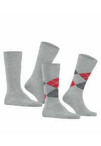 Calcetines de algodón grises con una textura suave. Dos pares presentan un patrón de rombos en rojo, gris y blanco, mientras que dos son de un gris sólido.