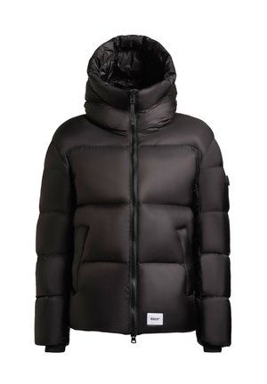 Zwarte pufferjack met een hoge kraag en capuchon, voorzien van een glanzende afwerking, gevoerde delen, een ritssluiting aan de voorkant en zijzakken. Khujo-logo label zichtbaar.