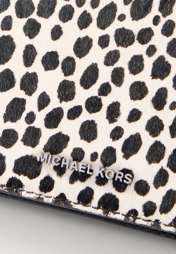 JET SET FLAP BODY - Cross body bag4