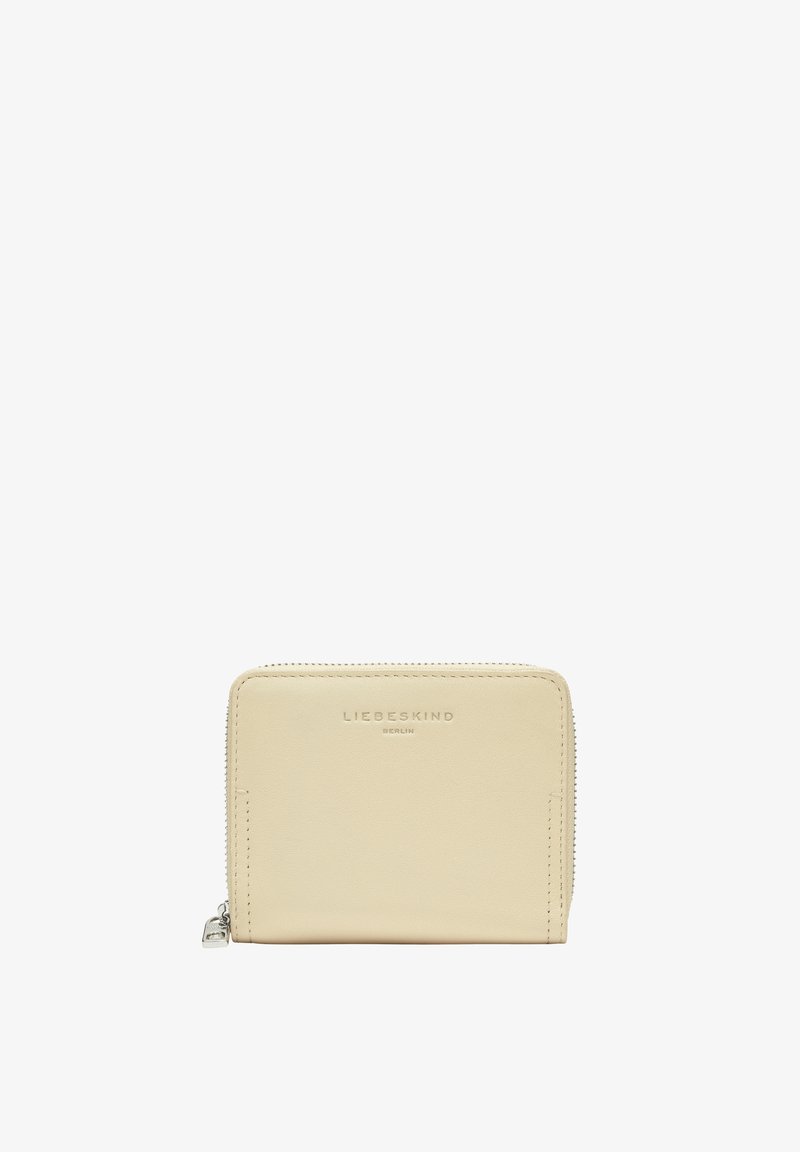 Beige Ledergeldbörse mit strukturierter Oberfläche, Reißverschluss und geprägtem "LIEBESKIND BERLIN"-Logo auf der Vorderseite. Kompakt rechteckiges Design.