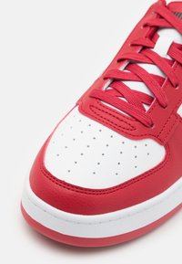 Puma CAVEN UNISEX - Sportcipő - club red/white/black