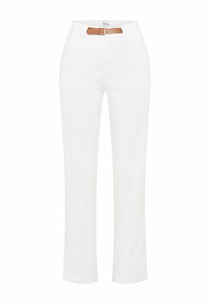 Hvide bukser med lige ben, brun læderbælte, knap- og lynlåslukning foran samt bæltestropper, vist på en ensfarvet baggrund.