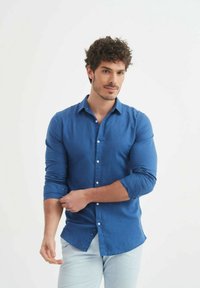 Non sélectionné, jeans